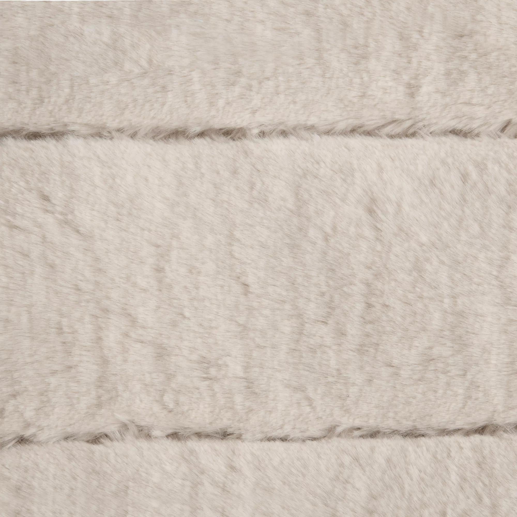 Oatmeal Cougar Faux Fur Throw mysite