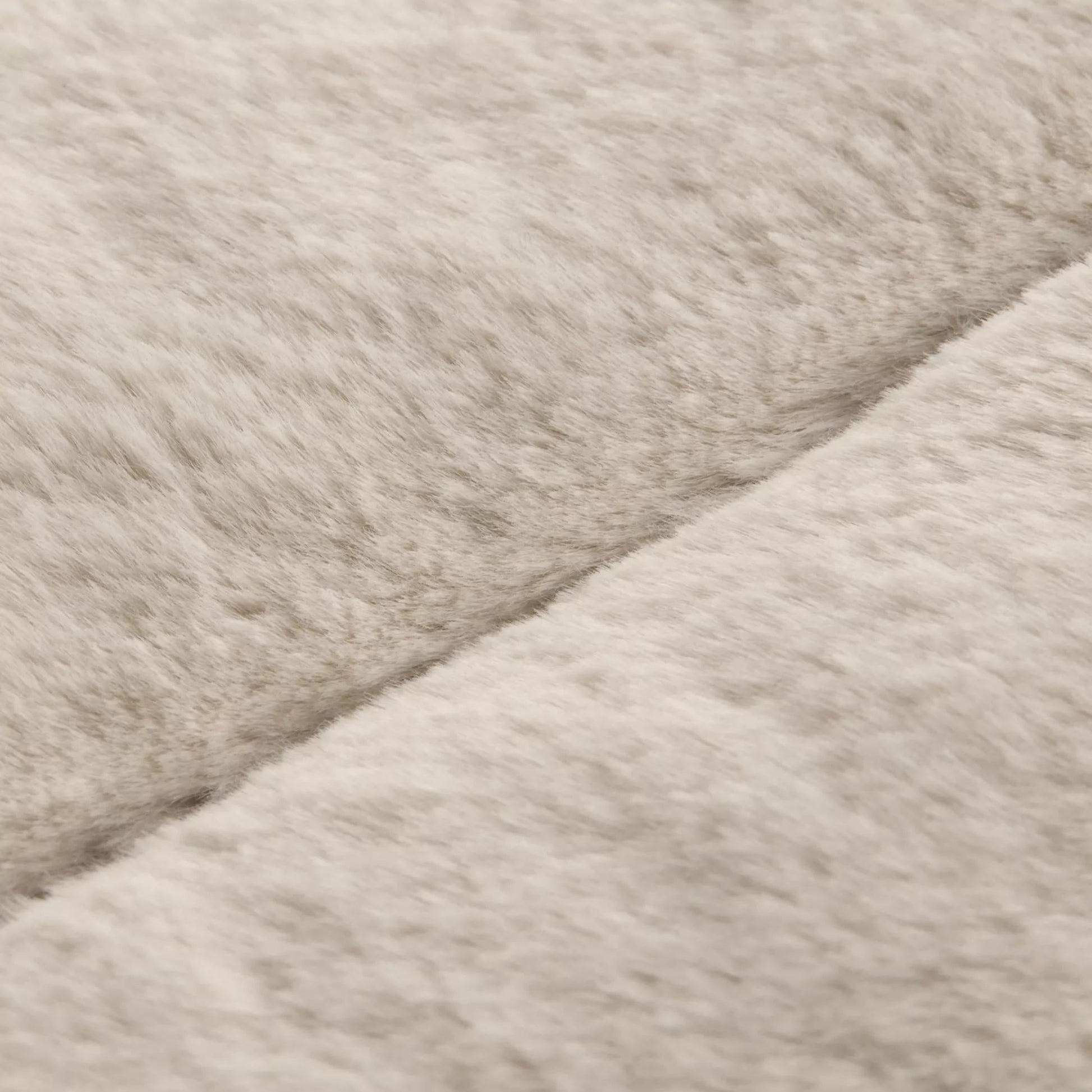 Oatmeal Cougar Faux Fur Throw mysite