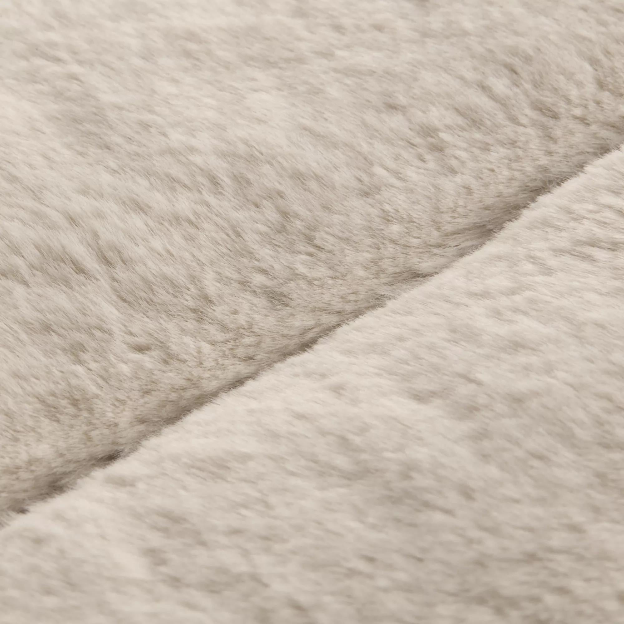 Oatmeal Cougar Faux Fur Throw mysite