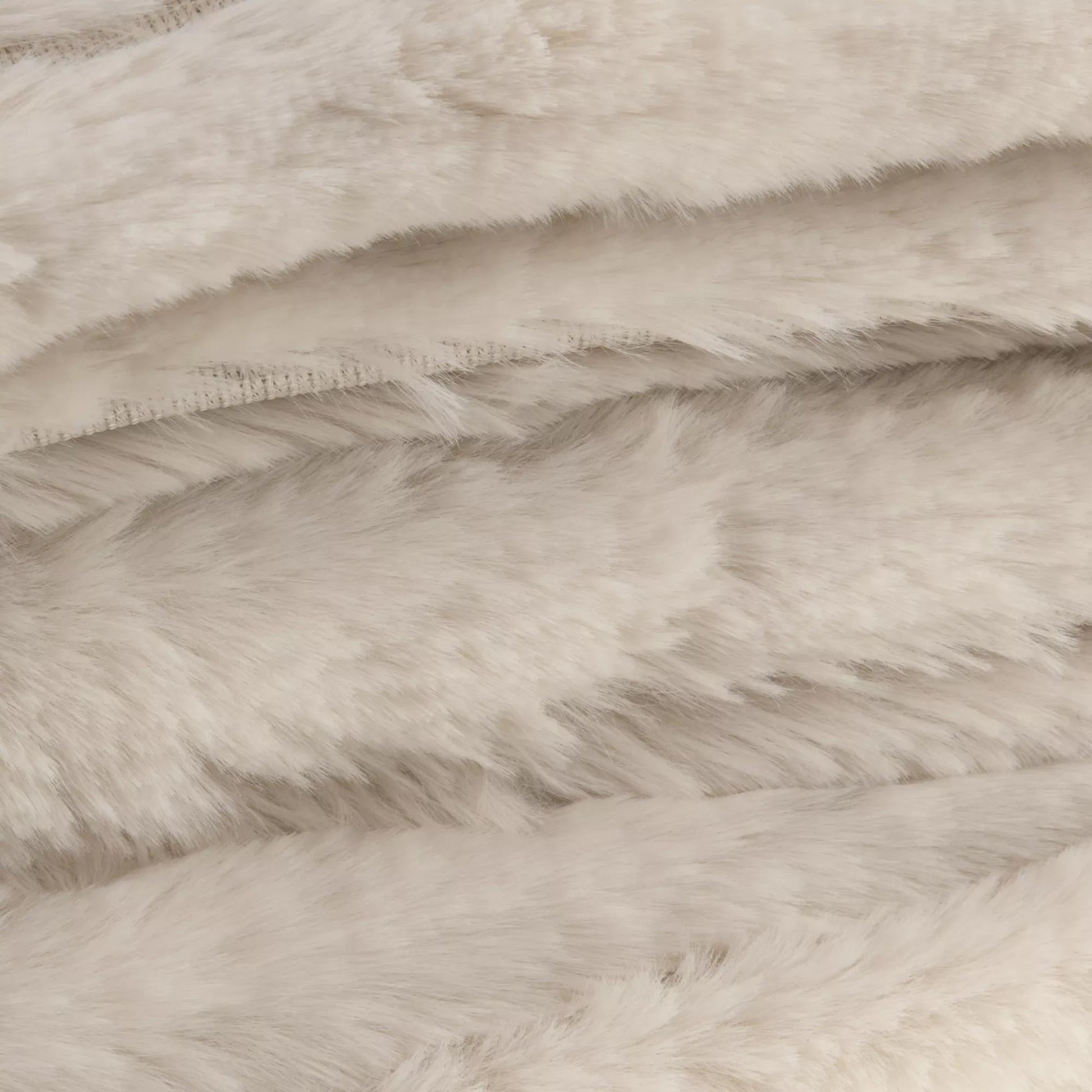 Oatmeal Cougar Faux Fur Throw mysite