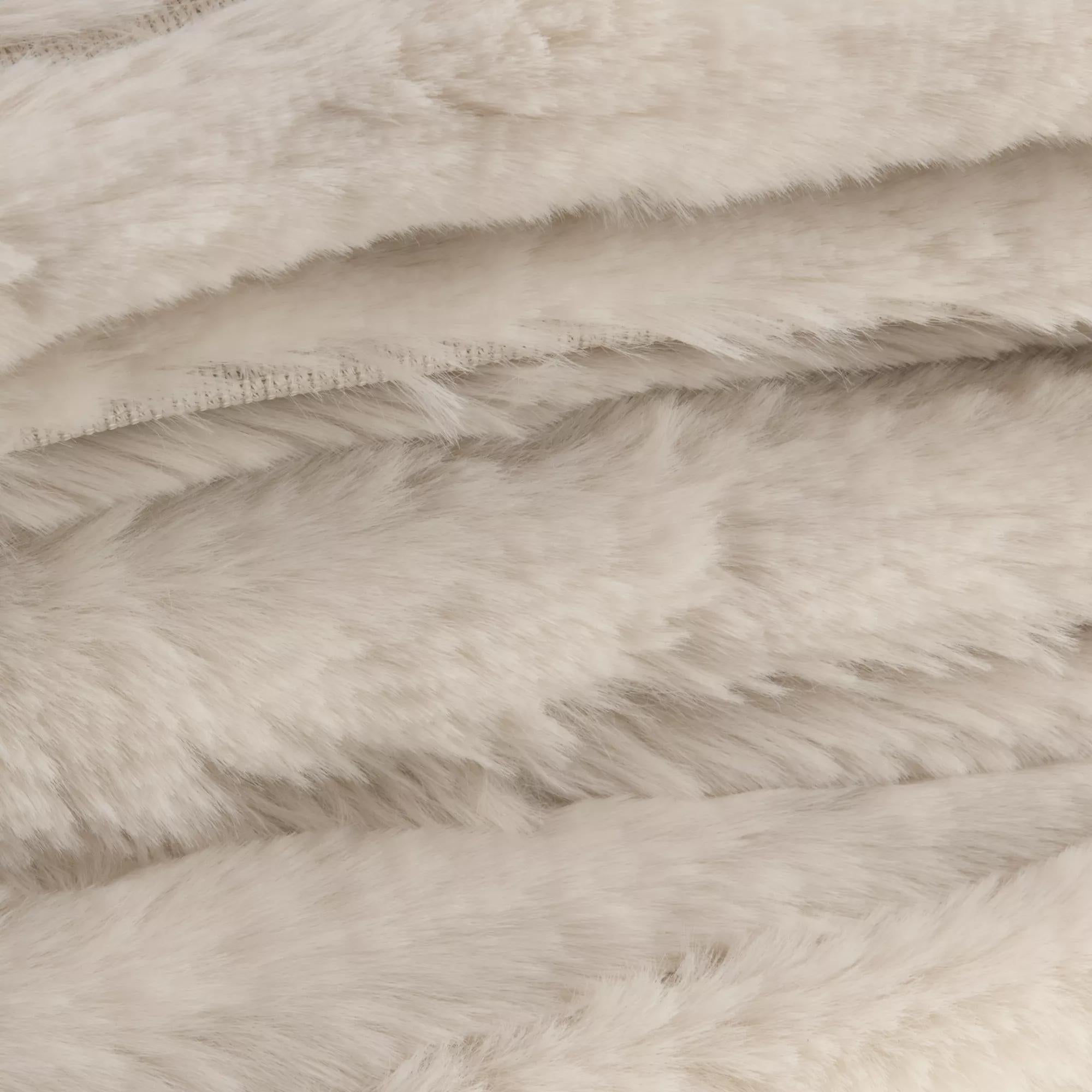 Oatmeal Cougar Faux Fur Throw mysite